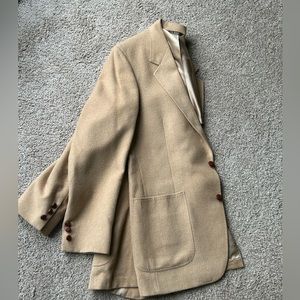 Men’s Bill Blass for Belk 💯 Camel hair blazer. Beautiful Vintage condition!